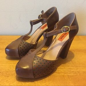 MizMooz brown leather pumps
